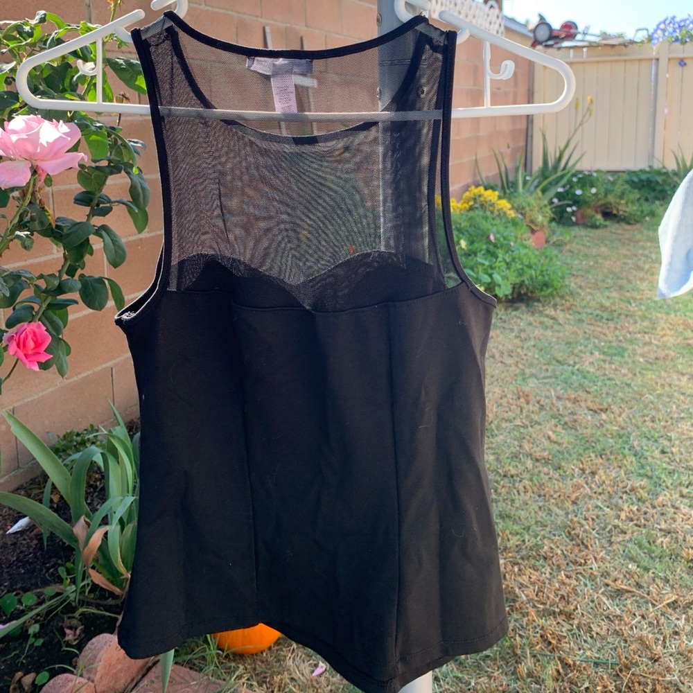 Black tank top✨